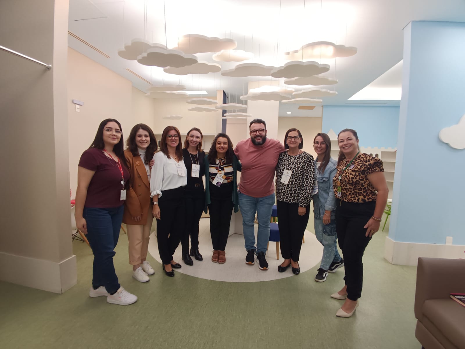 Oficina mulher trtabalhadora que amamenta