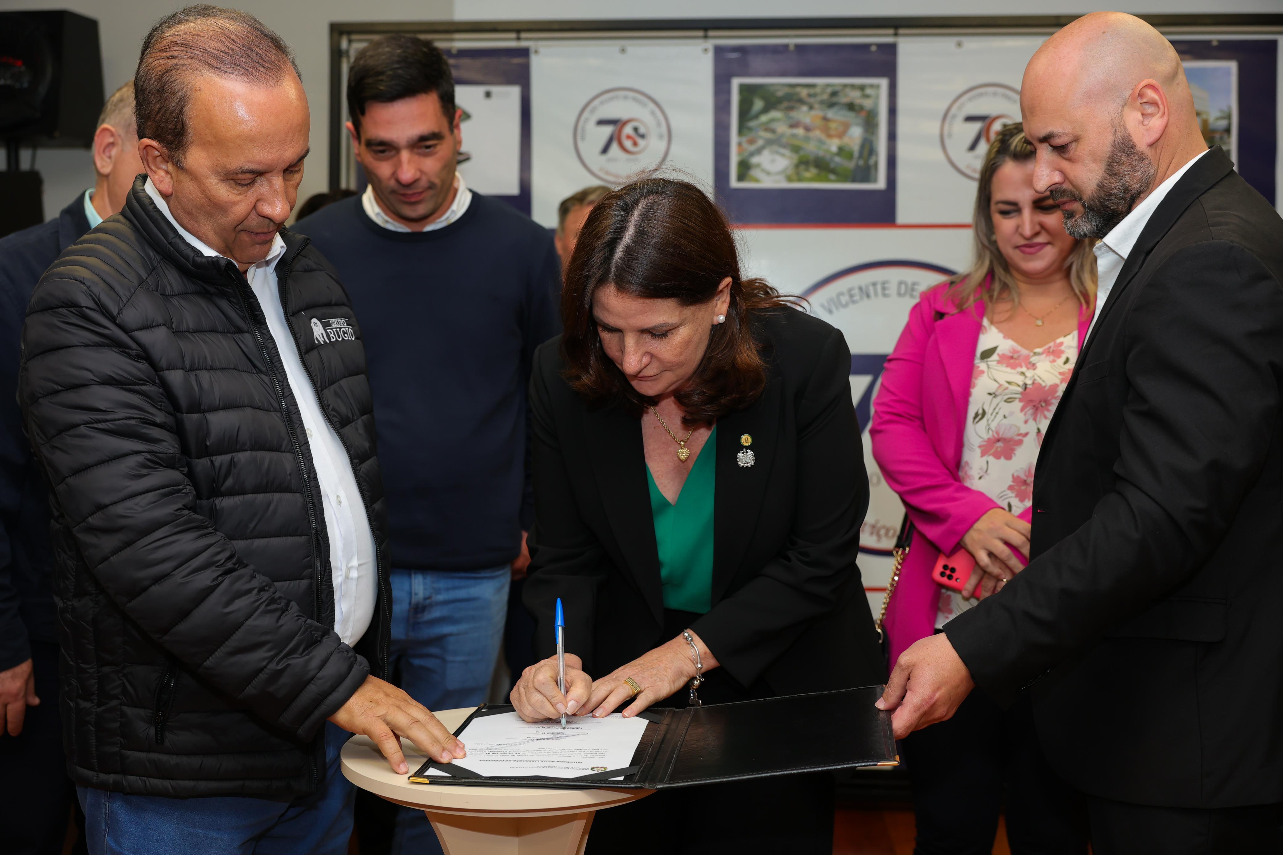 assinatura convenio mafra hosp sao vicente